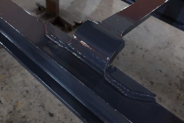 ремонт трещины вилочной мачты
